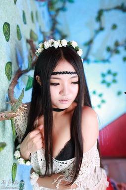 国产大胸美女,魅力四溢，风采独树一帜